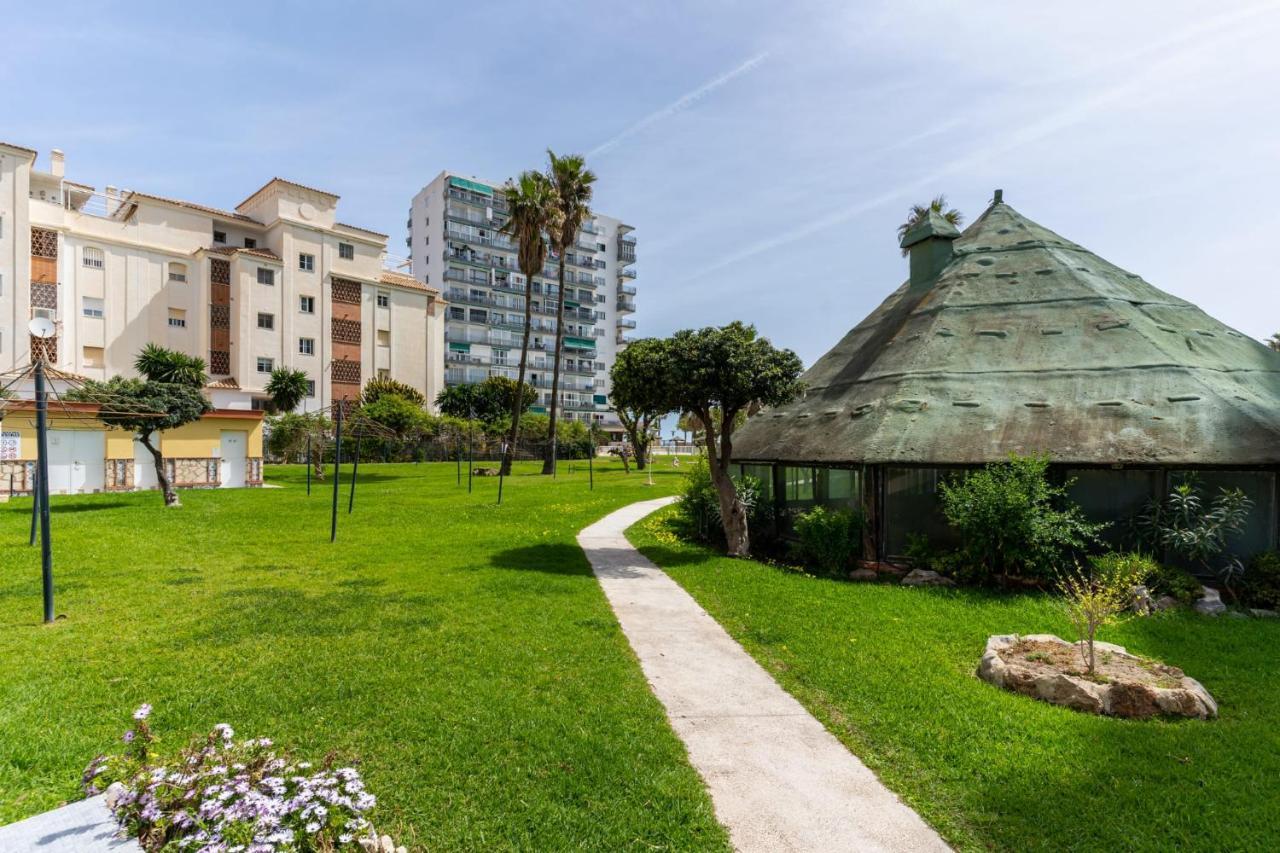 Appartement Mi Casa De La Playa -Estudio Frente Al Mar- à Benalmádena Extérieur photo